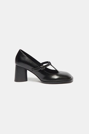 T-strap pumps(black)