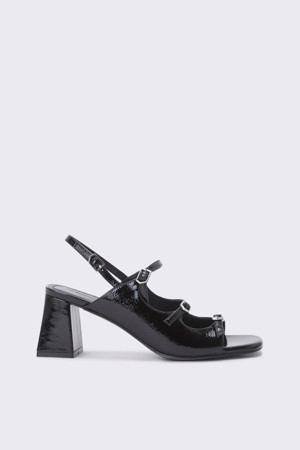 Strap wrinkle sandal(black)