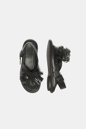 Pompom flat sandal(black)