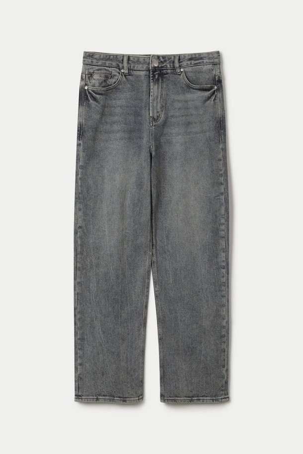 세련된 돌청 워싱 디테일이 돋보이는 여성용 와이드 데님 팬츠입니다. 넉넉한 루즈핏으로 편안함과 스타일리시함을 동시에 만족시키며, 데이트룩이나 산책룩에 활용하기 좋습니다. 그레이 컬러의 무지 디자인으로 어떤 상의와도 쉽게 매치하여 캐주얼하고 미니멀한 스타일을 연출할 수 있습니다. 봄, 여름, 가을, 계절에 구애받지 않고 즐겨 입을 수 있으며 뻣뻣한 데님 소재 특유의 견고한 느낌을 선사합니다. 밴딩이 없어 깔끔한 핏을 연출하며, 워싱 디테일이 빈티지한 무드를 더합니다.
