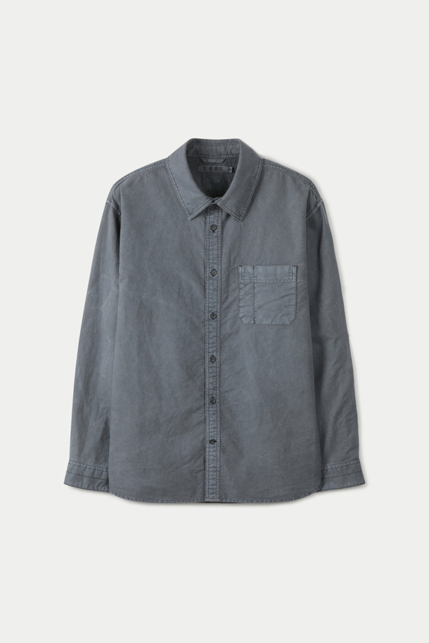 피그다잉 솔리드 릴렉스 셔츠는 빈티지하고 클래식한 스타일을 선호하는 분들을 위한 제품입니다. 옥스포드 조직 면 소재로 제작되어 봄, 가을 간절기에 착용하기 좋으며, 릴랙스핏과 세미루즈핏으로 편안한 착용감을 선사합니다. 가슴 사선 포켓 디자인과 피그먼트 다잉 기법을 적용하여 은은한 페이드아웃 효과를 연출해 더욱 멋스러운 분위기를 더합니다. 기본 칼라의 긴 소매 셔츠로, 데이트룩, 카페룩, 가을 나들이룩 등 다양한 TPO에 활용하기 좋습니다. 단독 세탁을 권장합니다.
