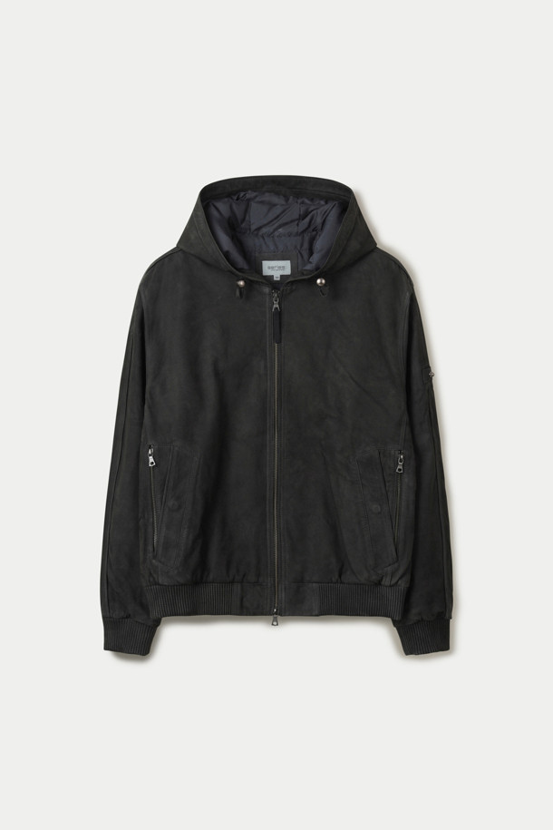 부드러운 양가죽 소재로 제작된 여성용 워싱 후디 점퍼입니다. 캐주얼, 미니멀, 시크 스타일을 연출하기에 좋으며, 데이트룩과 모임룩에 활용하기 좋습니다. 블랙 컬러의 무지 디자인에 루즈핏과 크롭 기장으로 세련된 실루엣을 선사합니다. 봄, 가을 시즌에 적합하며, 두꺼운 두께감으로 따뜻하게 착용할 수 있습니다. 집업 형태로 간편하게 착용 가능하며, 워싱 처리로 자연스러운 멋을 더했습니다.
