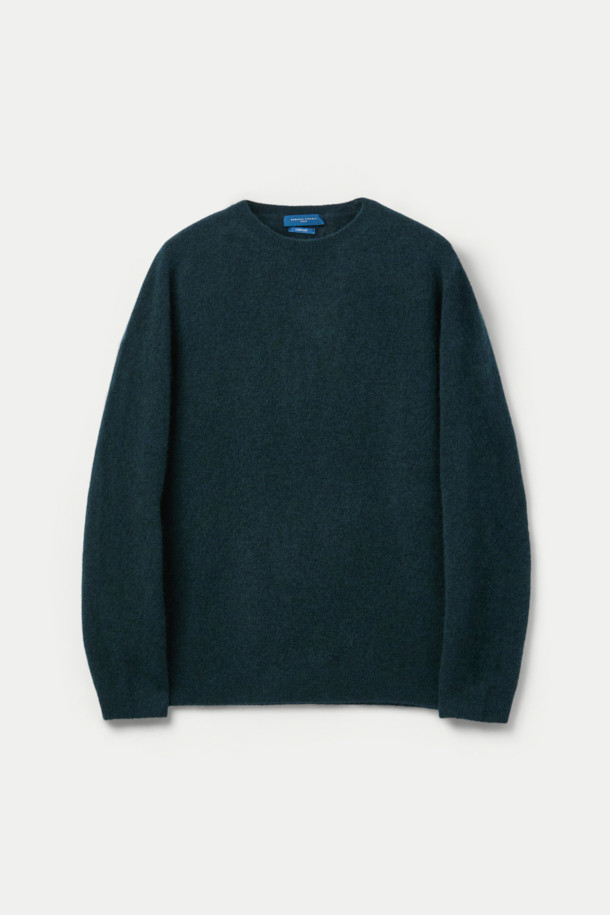 DANIELE FIESOLI (다니엘 피에졸리) 소프트 스웨터는 가을, 겨울 시즌을 위한 베이직 스타일의 여성 니트/스웨터입니다. 다크 그린 컬러의 라운드넥 디자인으로, 레귤러 핏과 긴소매 기장을 갖췄습니다. 울과 나일론 혼방 소재에 래글런 소매, 텐션감 있는 소재, 밀도 높은 원사, 볼륨감 있는 니팅, 엘라스틴 혼방으로 부드러운 촉감과 두꺼운 두께감을 자랑합니다. 데일리룩, 출근룩, 모임룩 등 다양한 TPO에 클래식, 미니멀, 캐주얼 스타일로 코디하기 좋습니다.
