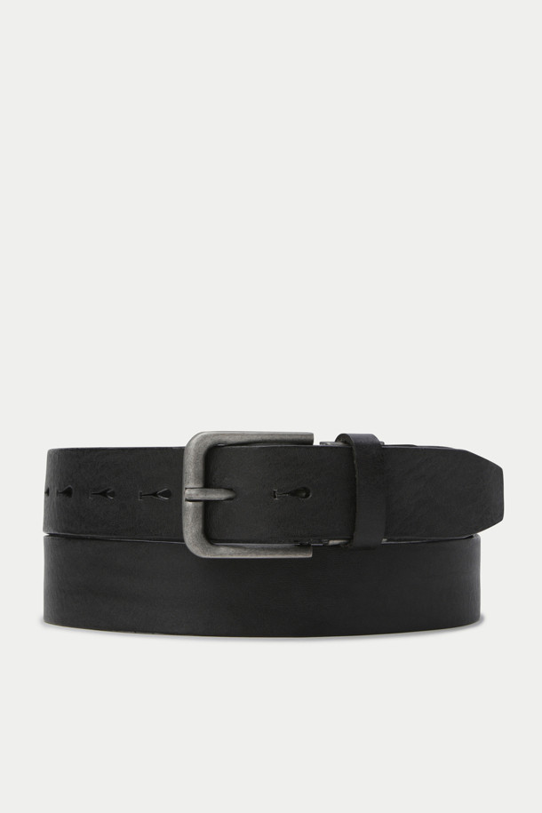 빈티지 이펙트 레더벨트는 이태리 카우 레더 소재의 천연 통가죽 벨트입니다. 블랙 컬러에 무지 패턴으로, 캐주얼 및 클래식, 미니멀 스타일을 모두 소화할 수 있습니다. 버클 디자인으로 여밈 방식을 갖췄으며, 빈티지 가공으로 독특한 매력을 더했습니다. 일상에서 폭넓게 활용하기 좋은 아이템입니다.
