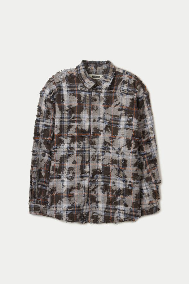 WOODBIRD WBJong(우드버드 WB종) 립 셔츠는 가을, 겨울 시즌에 잘 어울리는 플란넬 소재의 긴소매 셔츠입니다. 브라운과 그레이 두 가지 색상으로 만나볼 수 있으며, 스트릿 및 빈티지 스타일을 연출하기에 좋습니다. 루즈핏 레귤러 기장으로 편안하게 착용 가능하며, 체크 패턴과 칼라넥 디자인이 특징입니다. 버튼업 프론트 여밈, 커프스 버튼, 가슴 포켓, 데미지 디테일, 올 풀림 및 찢김 가공으로 빈티지한 무드를 더했습니다. 가을 나들이룩이나 겨울 데일리룩에 캐주얼하게 매치하여 개성 있는 스타일을 완성해보세요.
