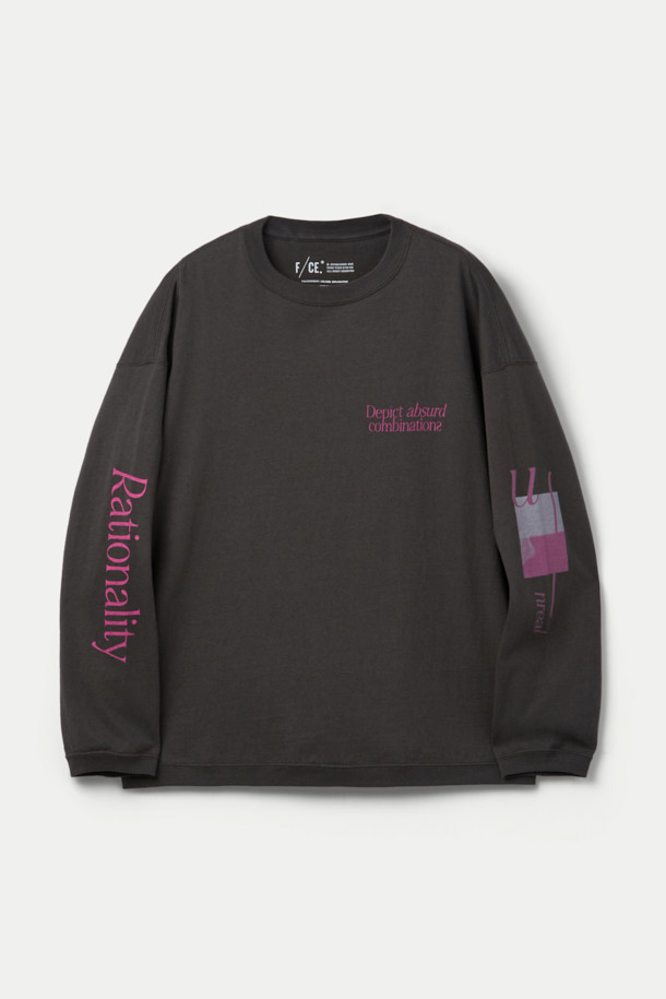 F/CE(에프씨이) 히든 아이덴티티 BY M.ENOMOTO 롱슬리브 티셔츠입니다. 블랙 컬러의 오버핏 롱슬리브 티셔츠로, 봄, 가을 계절에 적합합니다. 소매 프린팅과 시보리 마감, 빈티지한 마감이 특징이며, 넓은 넥라인과 드롭 숄더 디자인으로 편안한 착용감을 선사합니다. 리사이클 코튼 소재로 제작되어 거친 촉감을 느낄 수 있으며, 스트릿, 캐주얼, 시티보이 스타일을 연출하기 좋습니다. M.ENOMOTO와의 콜라보레이션을 통해 유니크한 디자인을 더했습니다.
