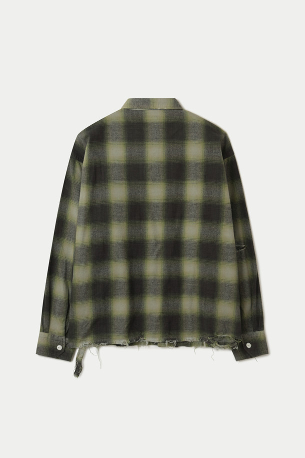 JIEDA 넬 데미지 체크 셔츠는 빈티지하고 캐주얼한 스타일을 연출하는 셔츠입니다. 블랙과 올리브 두 가지 색상으로 제공되며, 가을과 겨울 시즌에 적합합니다. 데미지 디테일과 오버다잉 가공으로 독특한 분위기를 더하며, 프론트 포켓과 플랩 버튼이 특징입니다. 루즈핏에 긴소매, 카라 디자인으로 편안하면서도 스타일리시하게 착용할 수 있습니다. 가을 나들이룩, 겨울 데일리룩, 동네 마실룩 등 다양한 TPO에 캐주얼, 클래식, 레트로 스타일로 활용하기 좋습니다.
