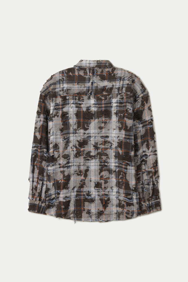 WOODBIRD WBJong(우드버드 WB종) 립 셔츠는 가을, 겨울 시즌에 잘 어울리는 플란넬 소재의 긴소매 셔츠입니다. 브라운과 그레이 두 가지 색상으로 만나볼 수 있으며, 스트릿 및 빈티지 스타일을 연출하기에 좋습니다. 루즈핏 레귤러 기장으로 편안하게 착용 가능하며, 체크 패턴과 칼라넥 디자인이 특징입니다. 버튼업 프론트 여밈, 커프스 버튼, 가슴 포켓, 데미지 디테일, 올 풀림 및 찢김 가공으로 빈티지한 무드를 더했습니다. 가을 나들이룩이나 겨울 데일리룩에 캐주얼하게 매치하여 개성 있는 스타일을 완성해보세요.
