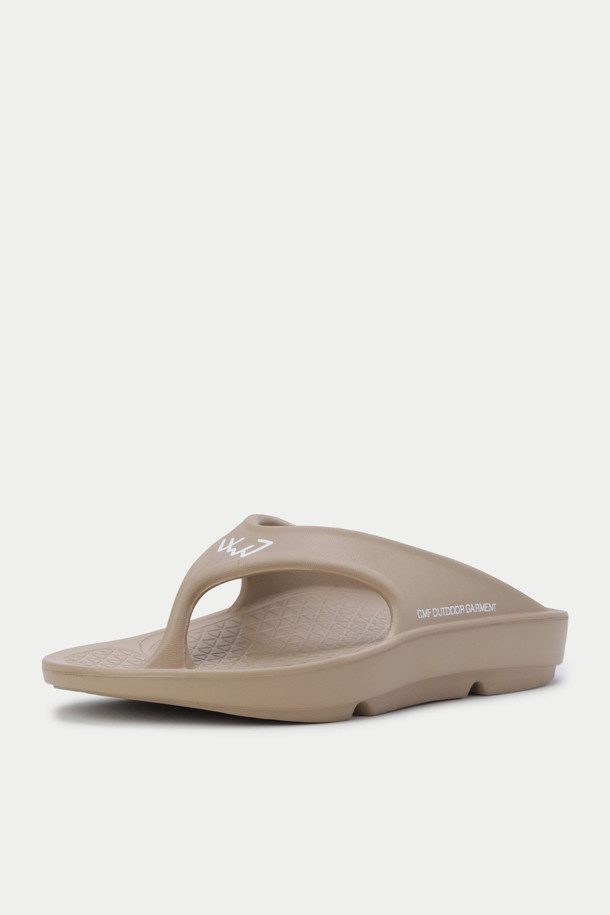 COMFY OUTDOOR GARMENT - 샌들/슬리퍼 - CMF RECOVERY SANDAL