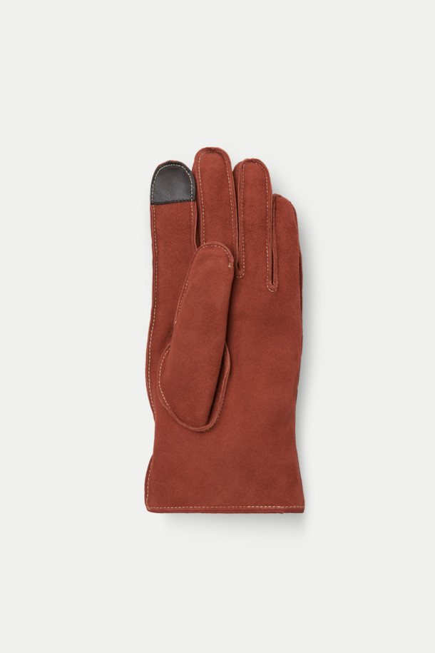 따뜻한 퍼 안감과 부드러운 촉감이 특징인 바이커 스웨이드 글러브입니다. 오렌지 컬러의 무지 디자인으로, 클래식하고 미니멀한 여행룩에 잘 어울립니다. 스웨이드와 염소가죽 소재로 제작되어 뛰어난 내구성을 자랑하며, 보온 기능과 스마트폰 터치 기능을 동시에 제공합니다. 바이크를 즐기는 당신에게 스타일리시함과 실용성을 더해줄 완벽한 아이템입니다.
