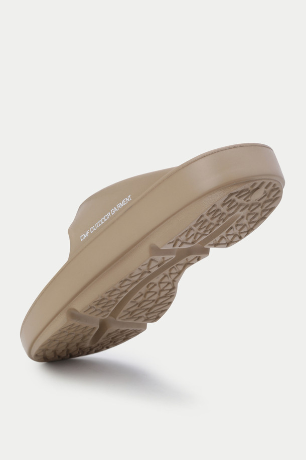COMFY OUTDOOR GARMENT - 샌들/슬리퍼 - CMF RECOVERY SANDAL