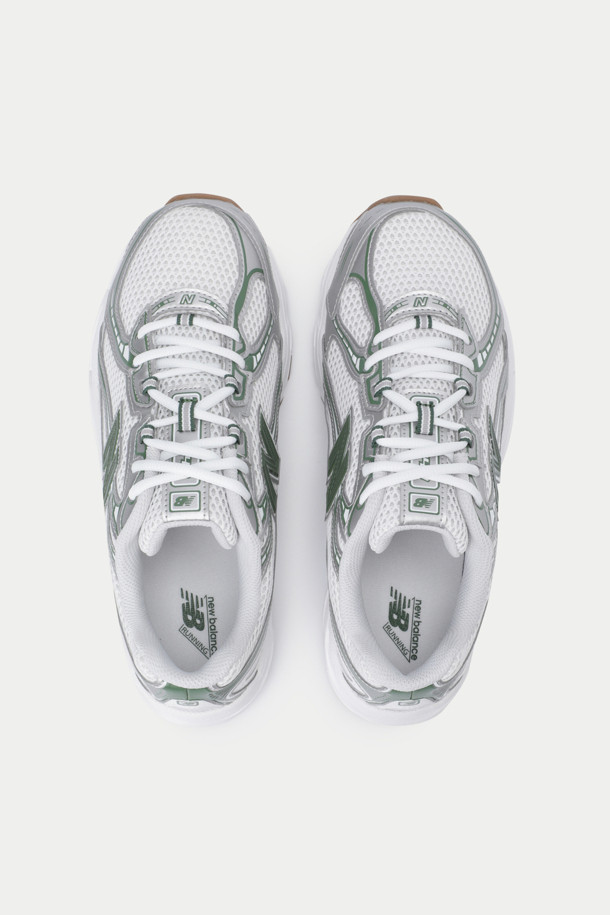 뉴발란스 U740은 봄, 여름, 가을 계절에 러닝과 일상에서 활용하기 좋은 남성 운동화입니다. 화이트와 그레이 컬러의 무지 디자인으로, 라운드 앞코와 끈으로 여미는 로우탑 스타일을 갖췄습니다. 4.5cm 굽높이의 운동화창이 편안한 착용감을 제공하며, ABZORB SBS 쿠셔닝과 충격 흡수 기능으로 활동성을 높였습니다. 투톤 컬러 메쉬와 오버레이 디자인, 반사 디테일이 스포티, 캐주얼, 미니멀한 러닝룩, 산책룩, 동네 마실룩을 연출합니다. 
