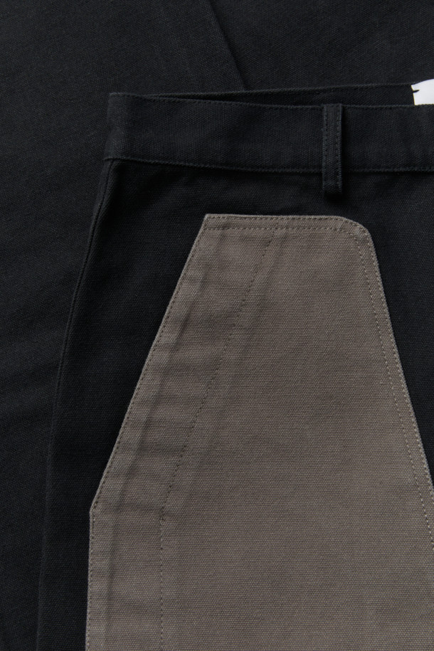 ROA 워시드 캔버스 팬츠는 캠핑룩, 산책룩 등 TPO에 적합하며, 캐주얼, 워크웨어, 미니멀 스타일을 추구하는 분들께 추천합니다. 블랙, 그레이 두 가지 색상으로 출시되었으며, 헤비 코튼 캔버스 소재에 워싱 가공을 더해 부드러운 촉감을 자랑합니다. 루즈핏으로 편안한 착용감을 선사하며, 더블 캔버스 보강과 자수 로고 디테일로 내구성과 디자인을 모두 잡았습니다. 봄, 가을 시즌에 두꺼운 두께감으로 따뜻하게 착용할 수 있는 긴바지입니다.
