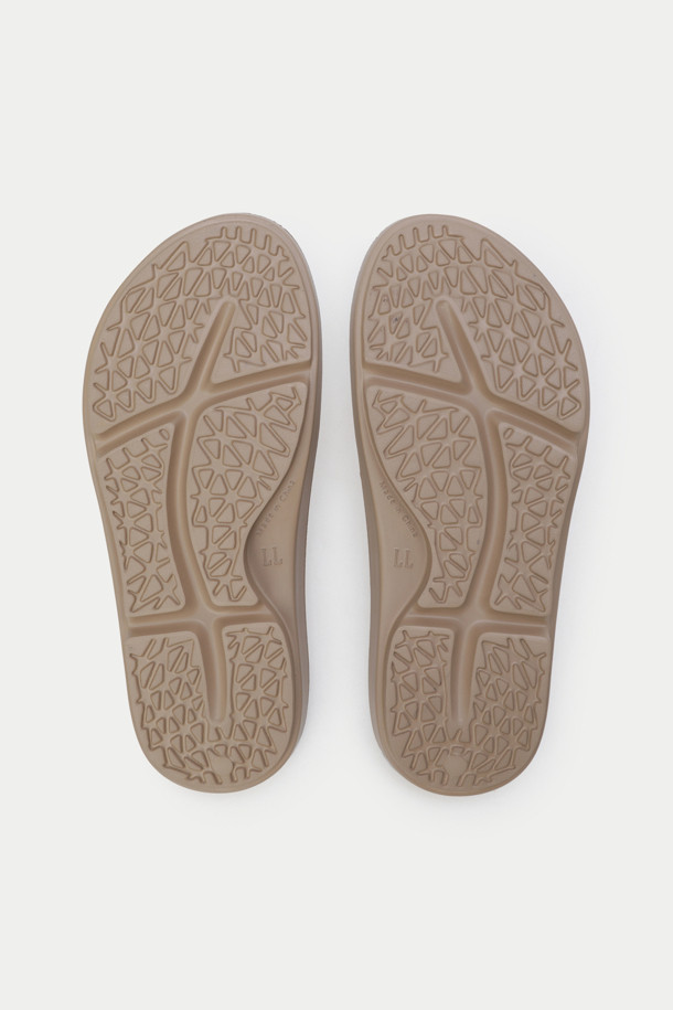 COMFY OUTDOOR GARMENT - 샌들/슬리퍼 - CMF RECOVERY SANDAL