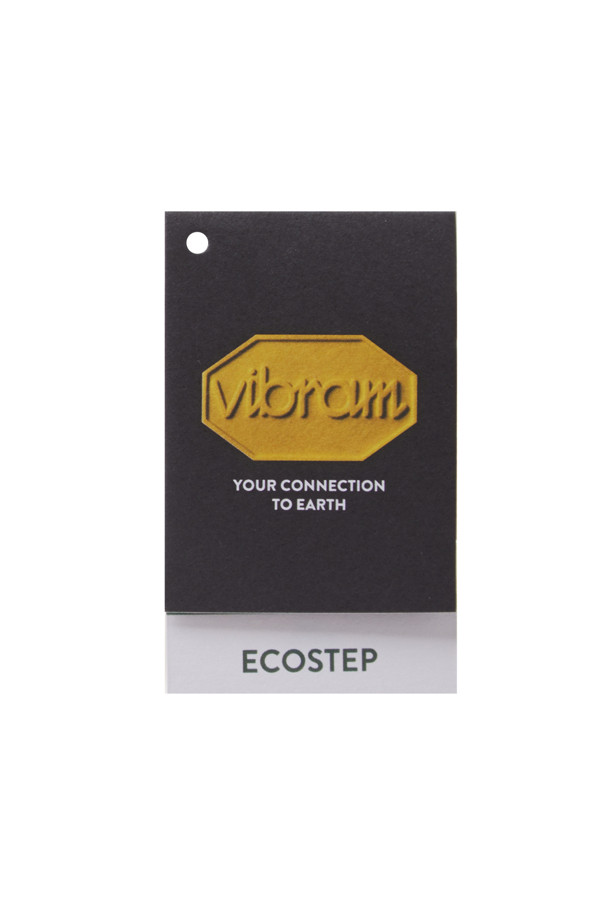 ROA(로아) SELLA(셀라)는 남성용 하이킹 및 일상화로, 화이트와 블랙 두 가지 색상으로 출시되었습니다. 라운드 앞코 디자인에 레이스업 방식으로 편안하게 착용 가능하며, 사계절 내내 활용할 수 있습니다. 나일론과 고무 소재의 무지 디자인으로 제작되었으며, 낮은 굽 높이의 플랫 타입입니다. Vibram(비브람) 아웃솔을 사용하여 접지력이 우수하며, 경량, 방수, 통기성, 친환경 소재 사용 등 다양한 기능성을 갖추었습니다. 산책룩, 여행룩, 등산룩은 물론 캐주얼, 고프코어, 스포티 스타일에도 잘 어울립니다.
