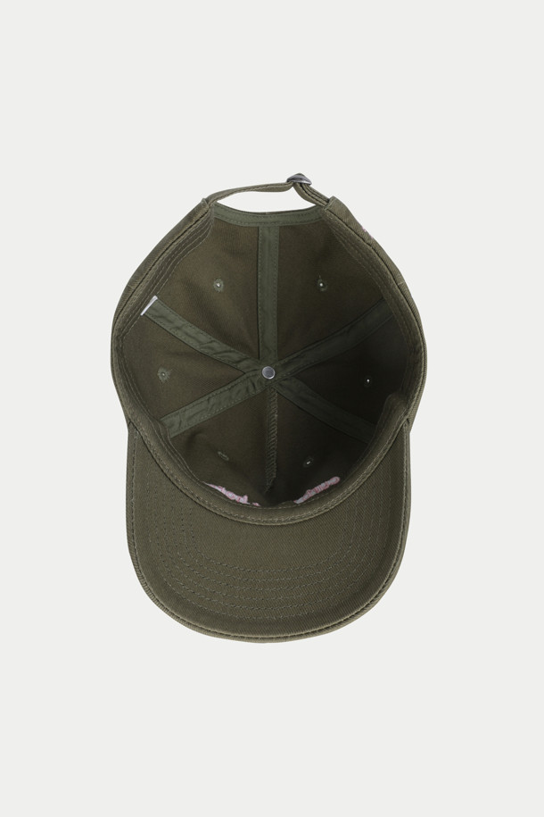 우드버드 챔프 홈 캡은 캐주얼, 미니멀, 스트리트 스타일을 즐기는 분들을 위한 모자입니다. 면 소재로 제작되어 봄, 여름, 가을 계절에 착용하기 좋으며, 일상복과 잘 어울립니다. 카키와 핑크 두 가지 색상으로 출시되었으며, 챙이 일반적인 깊이의 캡입니다. 전면부 핑크색 레터링 자수와 아일렛, 백스트랩 디자인이 특징이며, 사이즈 조절이 가능하고 통기성이 좋습니다. 동네 마실룩, 산책룩, 여행룩에 포인트를 더해보세요.
