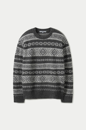 윈터 패턴 스웨터