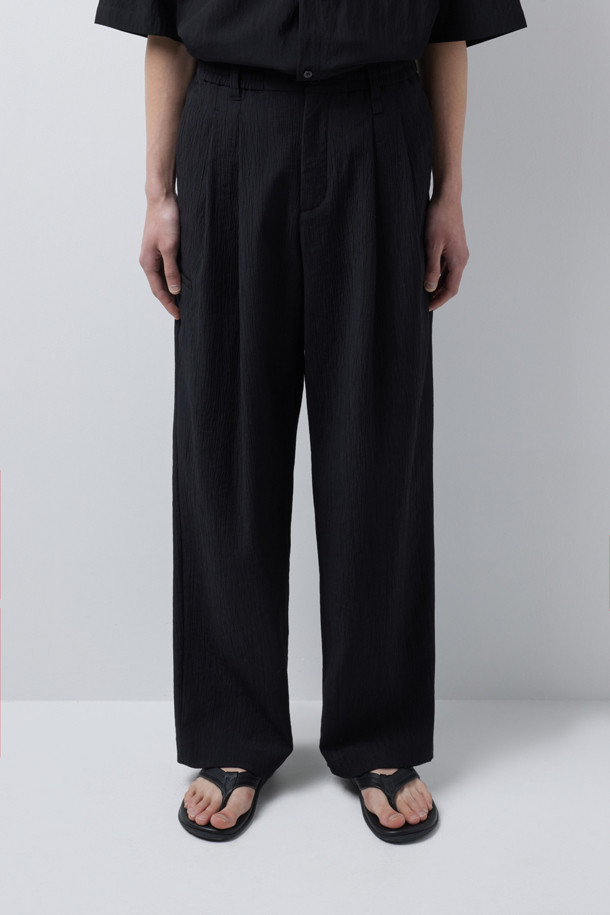 CREASE SEERSUCKER WIDE PANTS (247)_BLACK_4