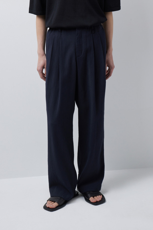 CREASE SEERSUCKER WIDE PANTS (247)_NAVY_4