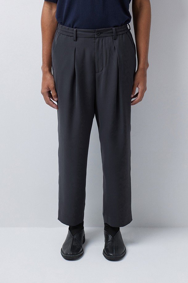 TEIJIN LUNALITE LOOSE TAPERED PANTS (247)_NAVY_4