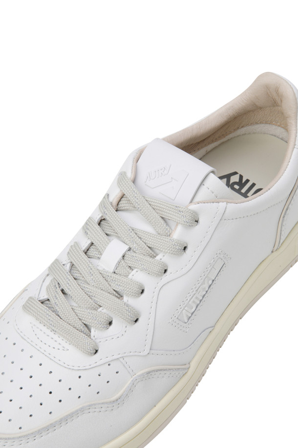 AUTRY -  - AUTRY WOMEN GOLF SHOES WHT/ALMOND