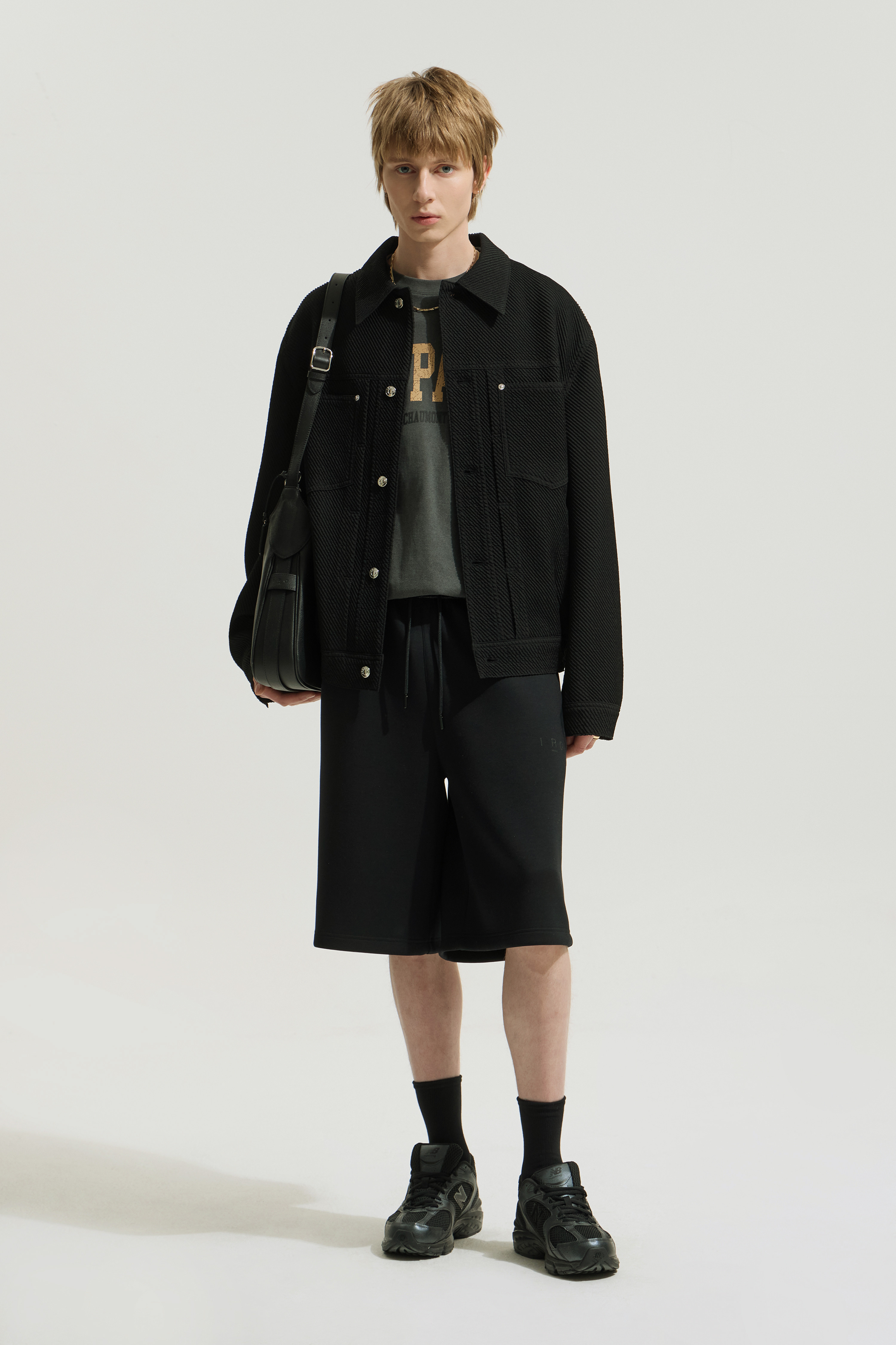 IQJAM25711 BKX (1).jpg