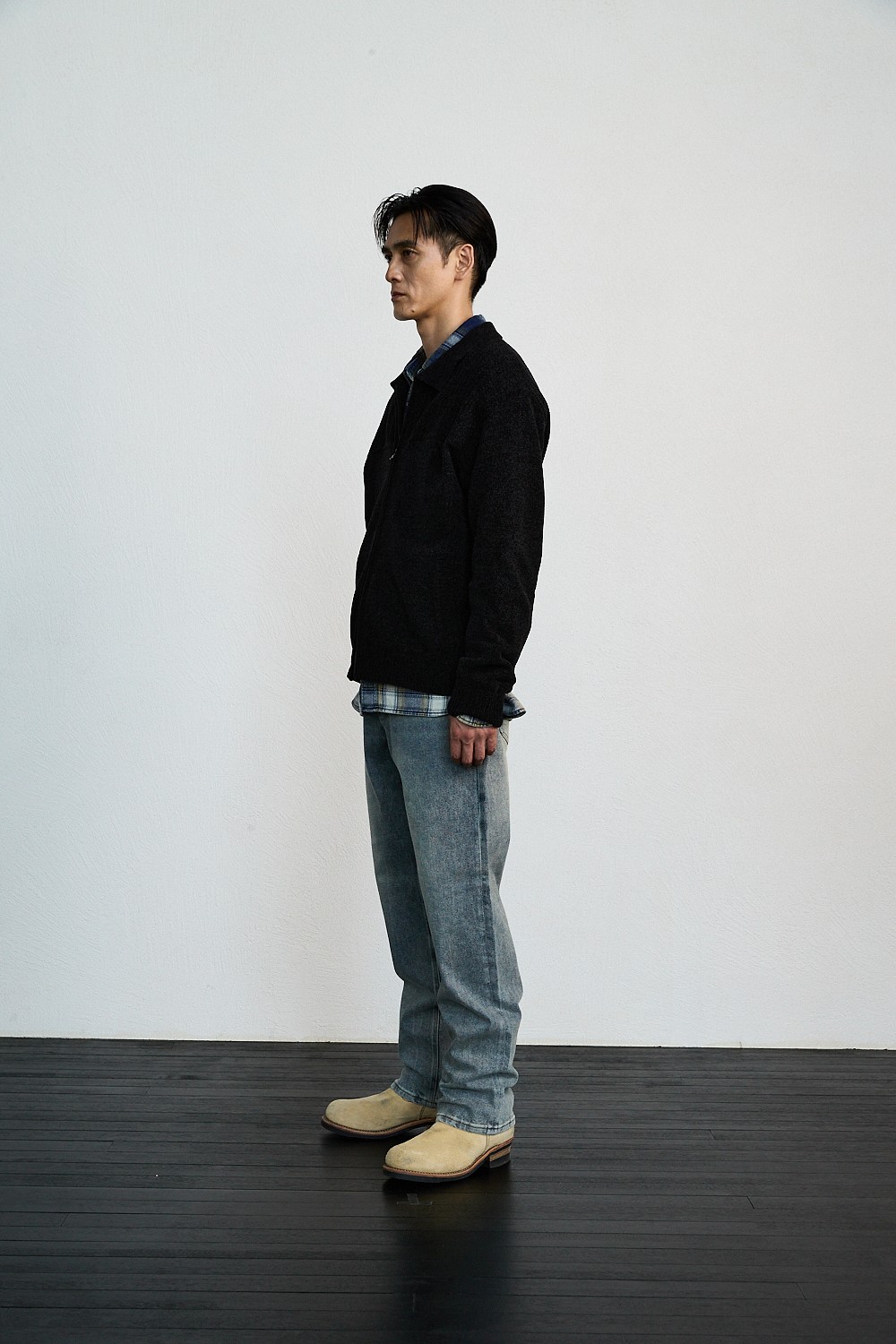 series; X Rawhyde 티셔츠 착용 이미지 2